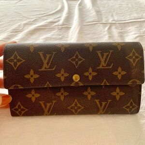 ♦️♦️Louis Vuitton LV Monogram Sarah  Long Wallet